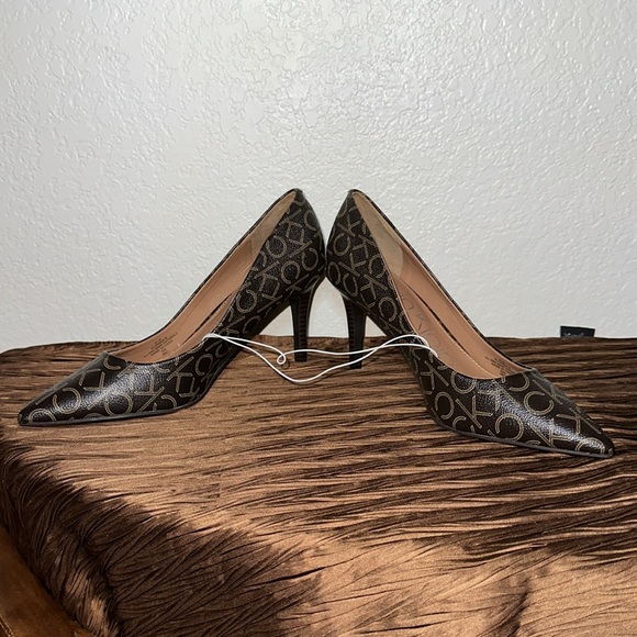 NWOT Calvin Klein KCGIANA-R 8.5M Women’s 3” Heels - Picture 9 of 11